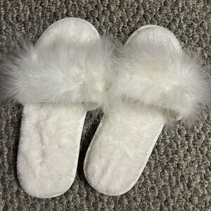 Cozy White Furry Women's Slippers